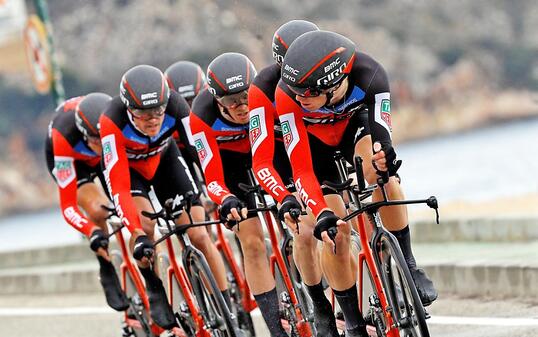 Das BMC Racing Team an der Valencia-Rundfahrt auf dem Weg zum Sieg.
