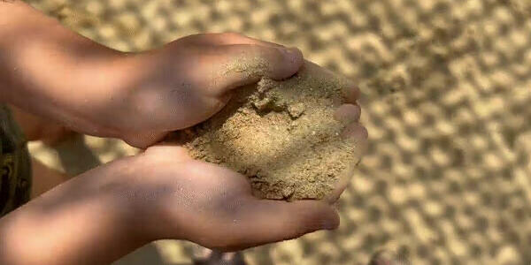 Sand in Händen