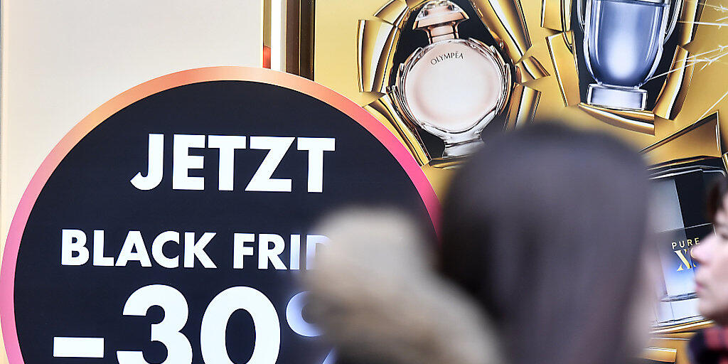 Die Schnäppchenjagd am "Black Friday" in der Schweiz wird immer beliebter. (Archiv)