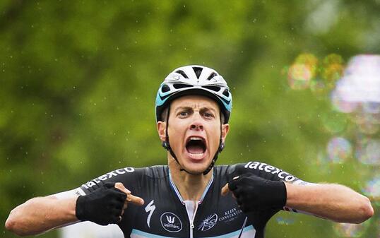 Niki Terpstra jubelt beim E3 in Harelbeke