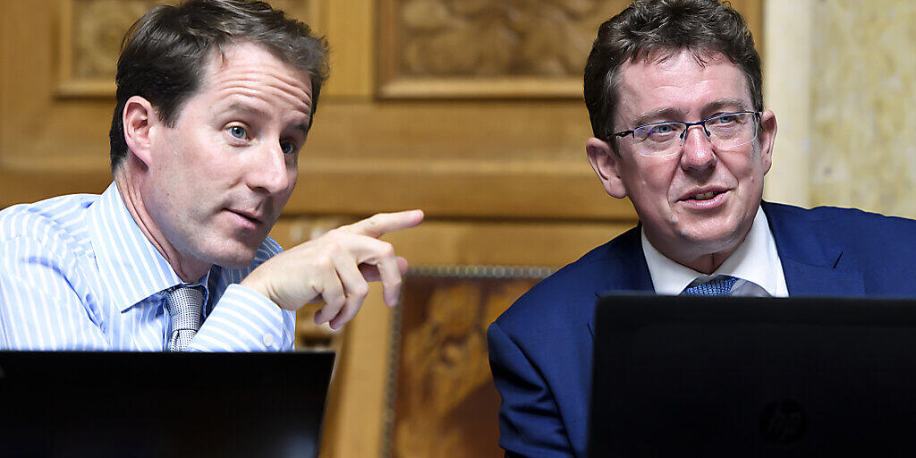 Die SVP-Führungspolitiker Thomas Aeschi (links) und Albert Rösti (rechts) wollen notfalls ein neues Sozialwerk wie die Überbrückungsrente vor das Volk bringen. (Archivbild) Die SVP-Führungspolitiker Thomas Aeschi (links) und Albert Rösti (rechts) wollen notfalls ein neues Sozialwerk wie die Überbrückungsrente vor das Volk bringen. (Archivbild)
