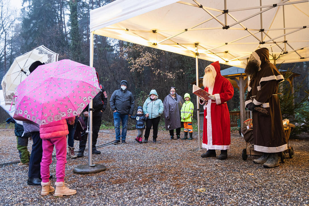 Samichlaus besucht die Heuwiese