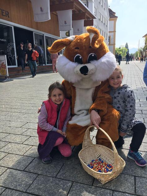 Wettbewerb: Foto mit dem Osterhasen