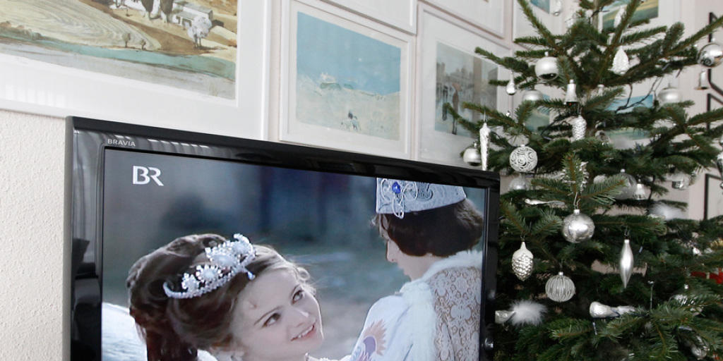 Seit mehr als 40 Jahren ein TV-Weihnachtshit: Der deutsch-tschechische Märchenfilm "Drei Nüsse für Aschenbrödel". (Archivbild)