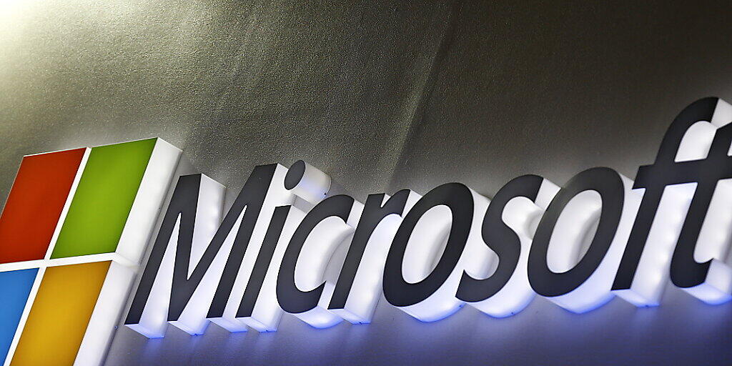 Der US-Konzern Microsoft hat die Erlaubnis von den USA erhalten, den chinesischen Huawei-Konzern trotz des Handelsstreits beliefern zu dürfen. (Archivbild)