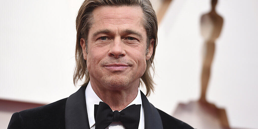 Brad Pitt hat dem Oscar für den besten Nebendarsteller gewonnen.