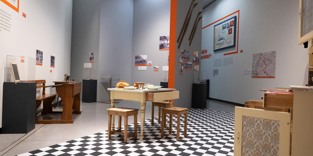 250608 PK zur Ausstellung &laquo;Nah am Krieg. Liechtenstein 1939 bis