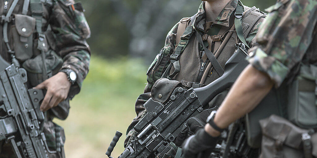 Die kantonalen Militärdirektoren wollen den Orientierungstag zur Armee für Frauen nicht für obligatorisch erklären. (Themenbild)