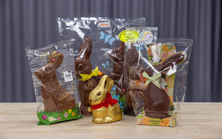 Der Geschmack wurde von Coop (v.l.), Cafe Amann, Lindt, Migros, Dolce und L&auml;derach analysiert.