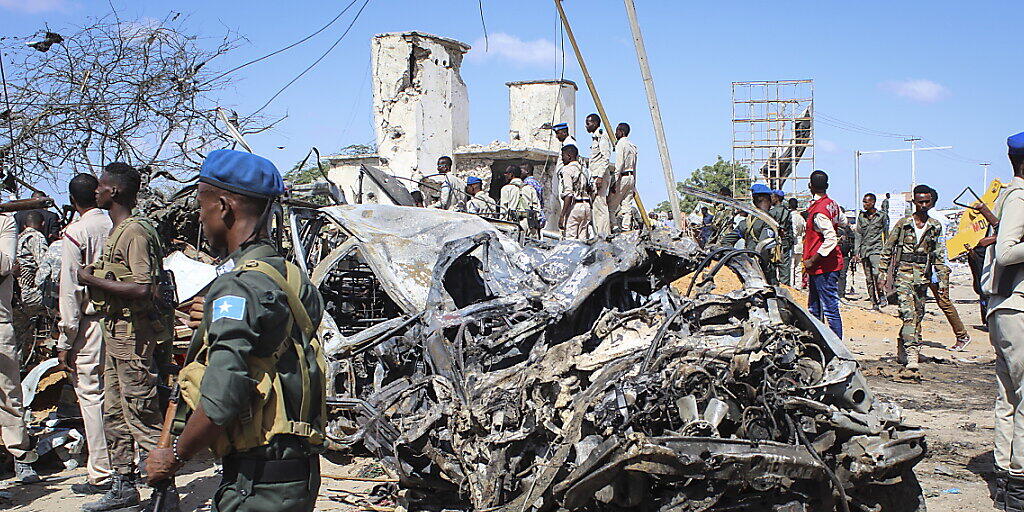 Bei einem verheerenden Anschlag mit einem Sprengstoff beladenen Lastwagen in der somalischen Hauptstadt Mogadischu starben am Samstag knapp hundert Menschen. (Archivbild)