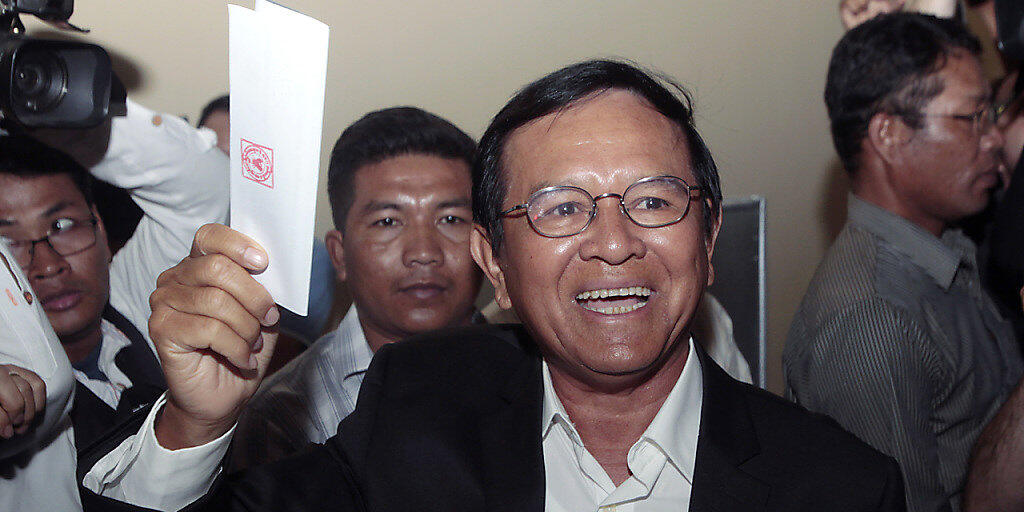Der Führer der Opposition in Kambodscha, Kem Sokha, ist am Montag überraschend aus einer umstrittenen Haft entlassen worden. (Archivbild)