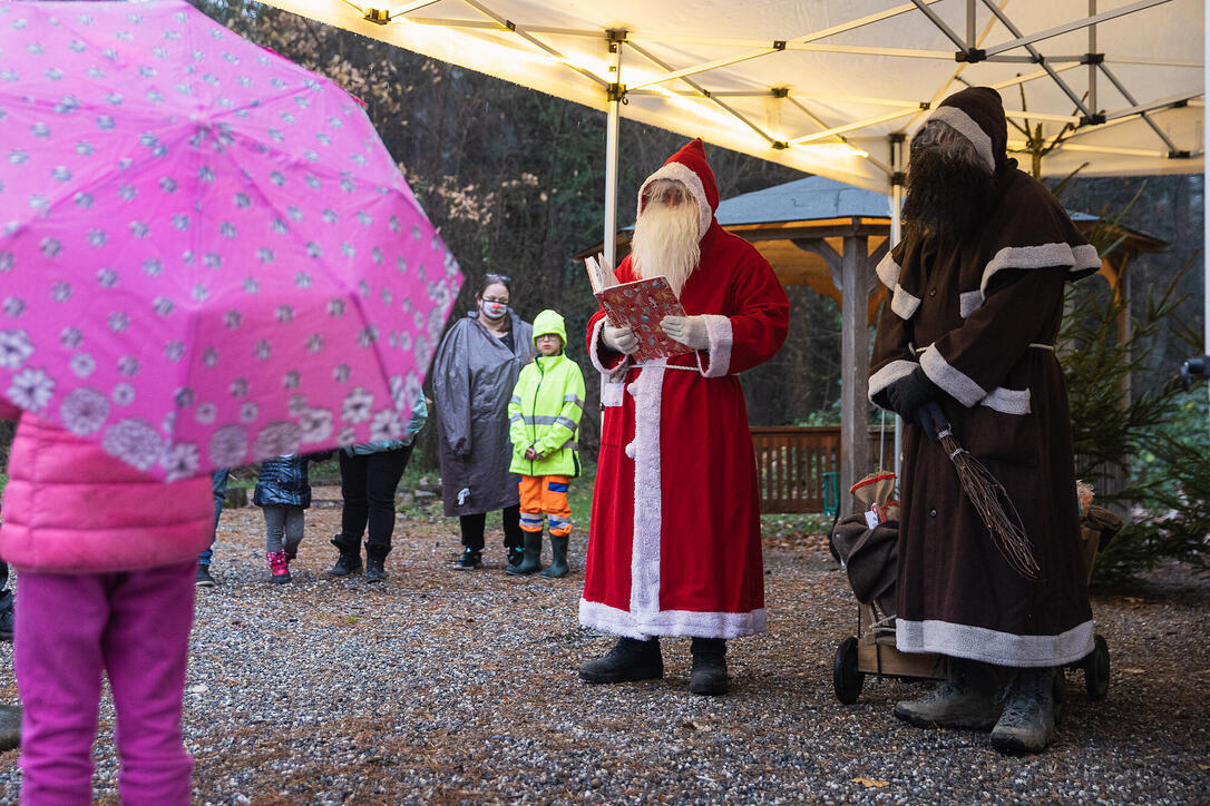Samichlaus besucht die Heuwiese