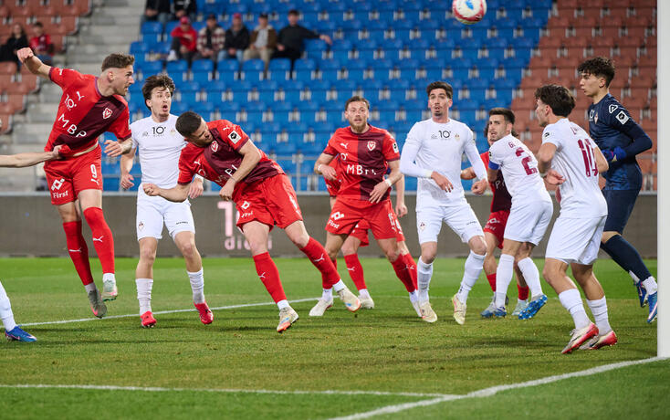 Marcel Monsberger erzielt das 1:0 per Kopf
