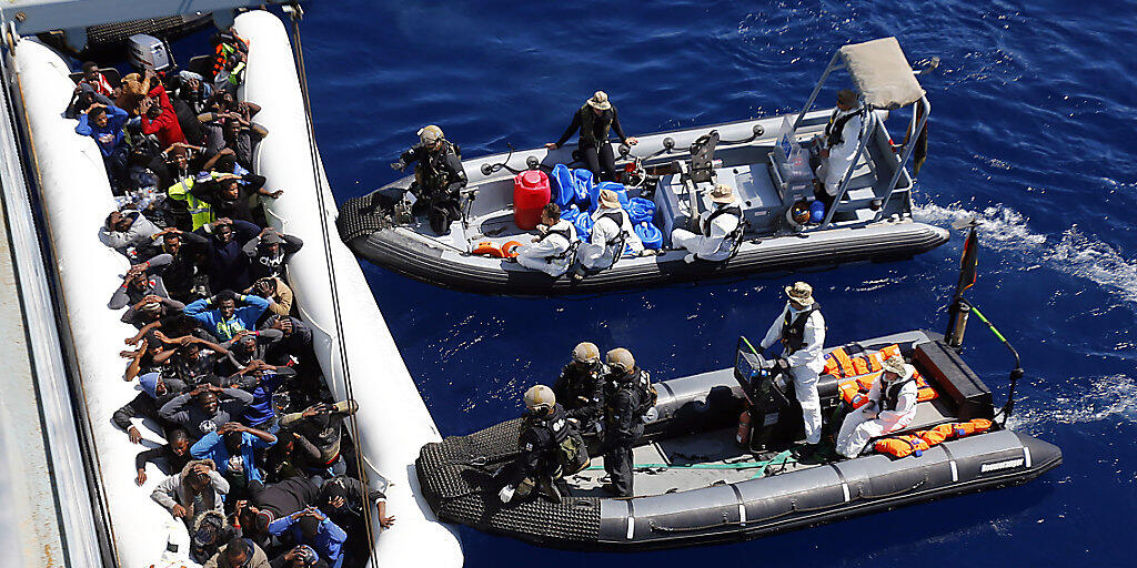 Flüchtlingshilfe der EU auf dem Mittelmeer im Rahmen der Operation "Sophia". (Archivbild)