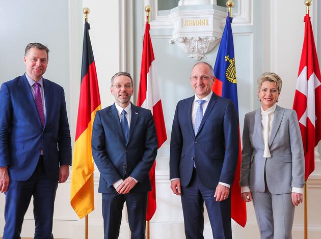Liechtenstein Treffen der deutschsprachigen Innenminister, -innen Liechtenstein Treffen der deutschsprachigen Innenminister, -innen