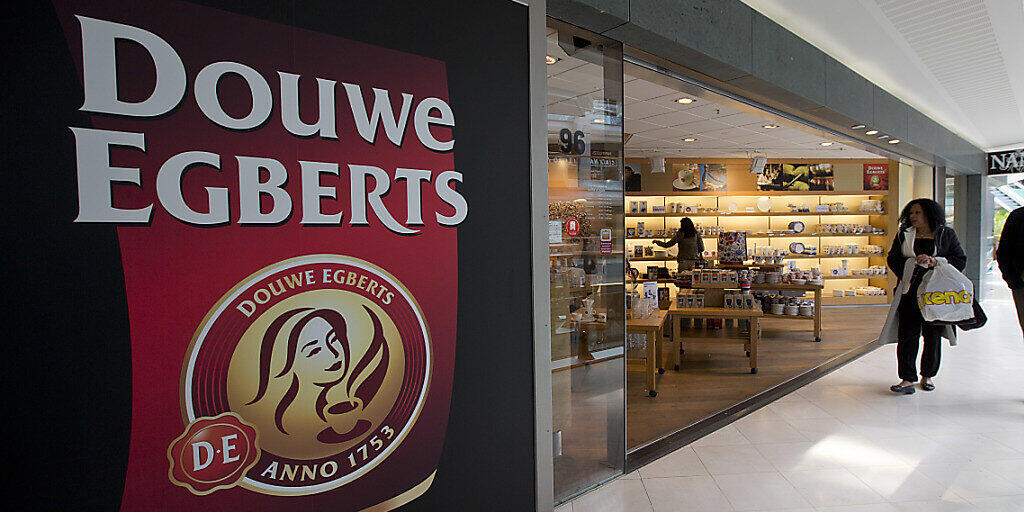 Die Jacobs-Kaffeeholding JDE Peet's, zu der auch die Kaffeekette Douwe Egberts gehört, hat beim Börsengang in Amsterdam 2,3 Milliarden Euro eingesammelt.(Archivbild) Die Jacobs-Kaffeeholding JDE Peet's, zu der auch die Kaffeekette Douwe Egberts gehört, hat beim Börsengang in Amsterdam 2,3 Milliarden Euro eingesammelt.(Archivbild)