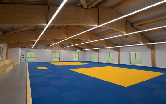 Für die Judokas geht ein Traum in Erfüllung: Grosszügige Trainingsräumlichkeiten mit Tribüne sowie Fitness- und Aufenthaltsräume, Garderoben und eine Sauna stehen nun zur Verfügung.