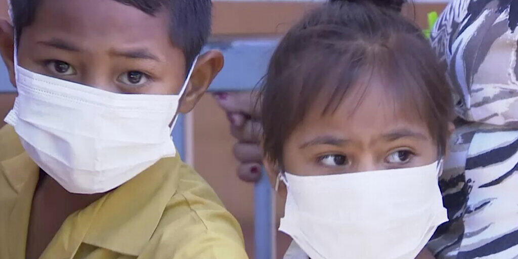 Kinder in Apia im polynesischen Inselstaat Samoa warten in einer Klinik auf eine Impfung gegen Masern. (Archivbild) Kinder in Apia im polynesischen Inselstaat Samoa warten in einer Klinik auf eine Impfung gegen Masern. (Archivbild)
