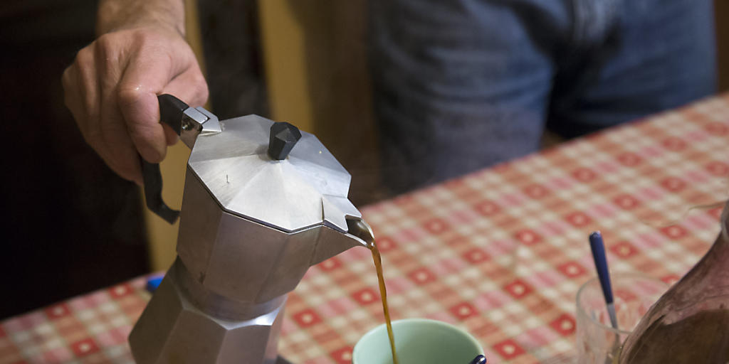 Kaffeeliebhaber k&ouml;nnen aufatmen: Die WHO-Beh&ouml;rde IARC hat beim Sichten Hunderter Studien keinen Hinweis gefunden, dass Kaffee das Krebsrisiko erh&ouml;ht. (Symbolbild)