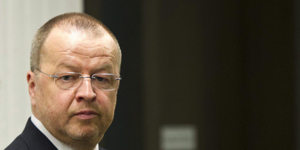Freigesprochen vom Vorwurf der Marktmanipulation: Holger H&auml;rter, Ex-Finanzchef bei Porsche, hier vor dem Gericht in Stuttgart.