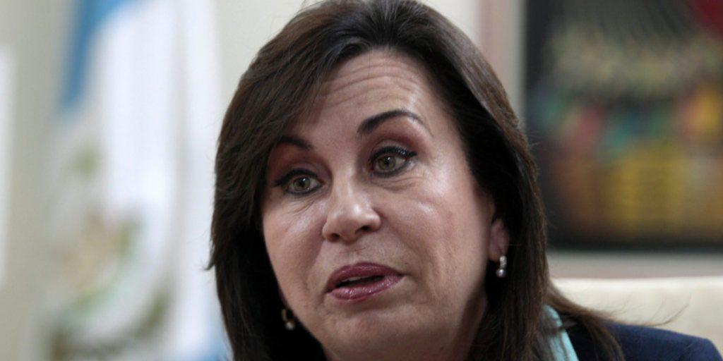 Jetzt ist es offiziell: Die Sozialdemokratin und frühere First Lady Sandra Torres hat bei der Wahl bei der Präsidentschaftswahl in Guatemala den zweiten Platz erreicht und tritt damit im zweiten Wahlgang gegen den Erstplatzierten Jimmy Morales an. Jetzt ist es offiziell: Die Sozialdemokratin und frühere First Lady Sandra Torres hat bei der Wahl bei der Präsidentschaftswahl in Guatemala den zweiten Platz erreicht und tritt damit im zweiten Wahlgang gegen den Erstplatzierten Jimmy Morales an.