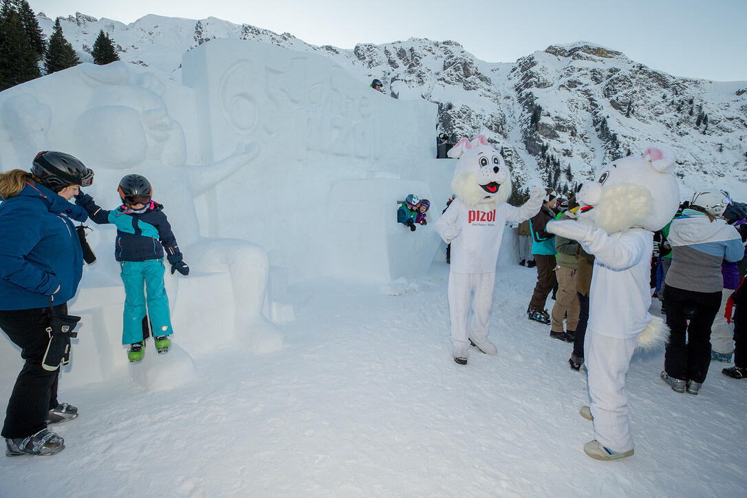 Winterparty mit Schneeskulpturen, 65 Jahre Pizol-Bahnen