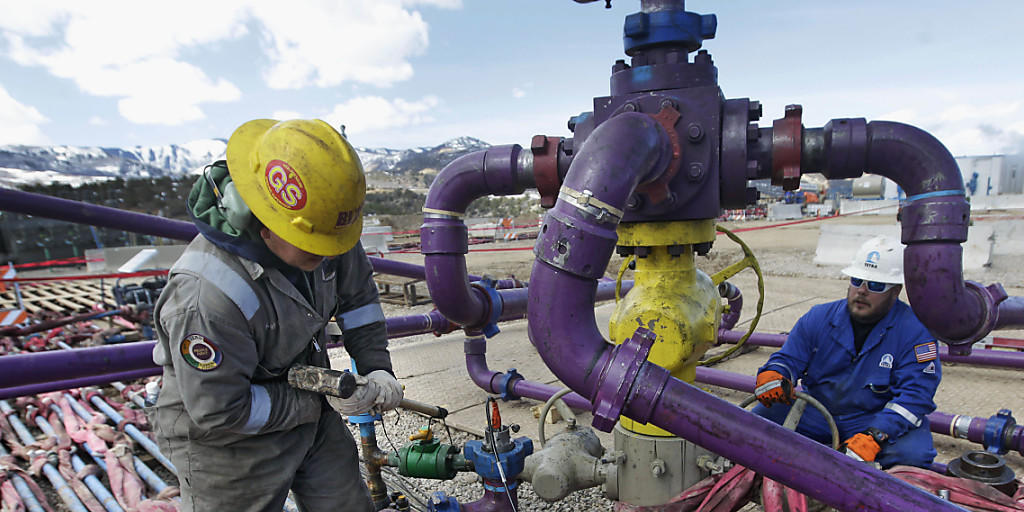 Fracking im US-Bundesstaat Colorado: Die Schieferölförderung lohnt sich kaum mehr, seit die Opec unter Federführung Saudi-Arabiens die Hähne weit aufgedreht hat (Archiv). Fracking im US-Bundesstaat Colorado: Die Schieferölförderung lohnt sich kaum mehr, seit die Opec unter Federführung Saudi-Arabiens die Hähne weit aufgedreht hat (Archiv).
