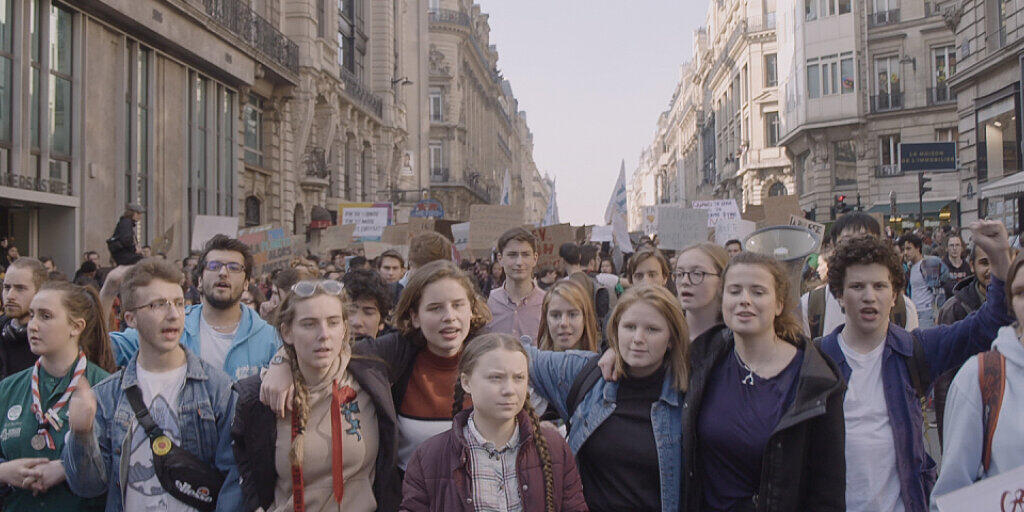 HANDOUT - Die schwedische Umweltaktivistin Greta Thunberg in einer Szene der Dokumentation "Greta" (undatierte Aufnahme). Der Film wurde am 04.09.2020 bei den 77. Internationalen Filmfestspielen in Venedig vorgestellt. Foto: La Biennale di Venezia/dpa - ACHTUNG: Nur zur redaktionellen Verwendung im Zusammenhang mit einer Berichterstattung über die Biennale 2020 und nur mit vollständiger Nennung des vorstehenden Credits