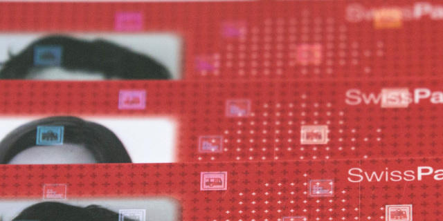 "SwissPass" ersetzt ab August die GA- und Halbtax-Karten (Archiv)