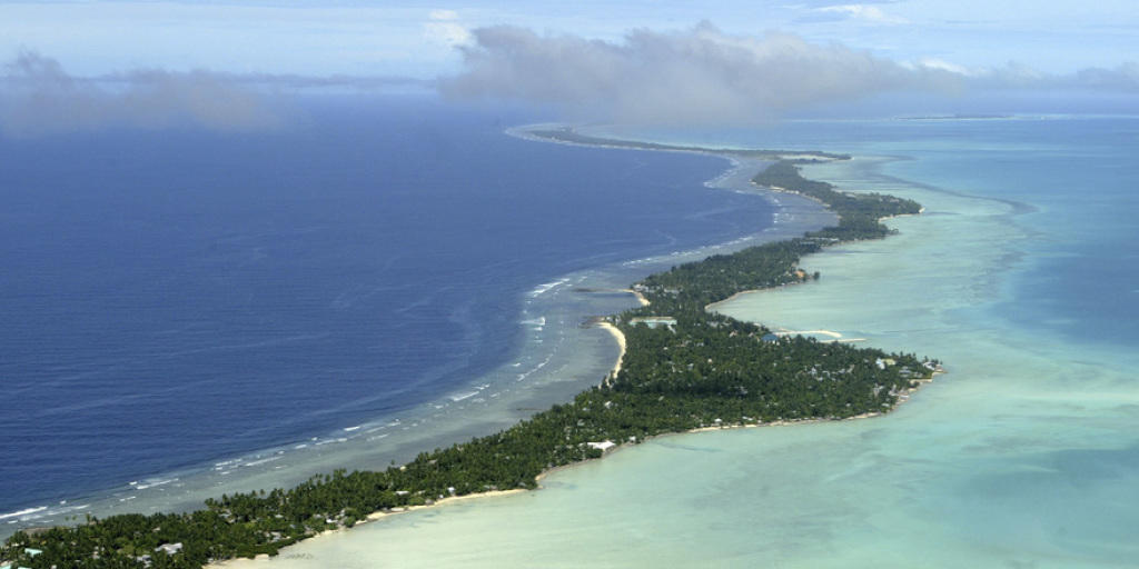 Das Tarawa-Atoll in Kiribati. Das Territorium von Kiribati ragt nur wenige Meter aus dem Wasser. Der Inselstaat ist deshalb vom Anstieg des Meeresspiegels stark betroffen. (Archiv) Das Tarawa-Atoll in Kiribati. Das Territorium von Kiribati ragt nur wenige Meter aus dem Wasser. Der Inselstaat ist deshalb vom Anstieg des Meeresspiegels stark betroffen. (Archiv)