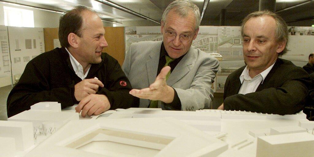 Der verstorbene Marcel Meili (rechts) war 2002 auch am siegreichen Projekt für ein neues Fussballstadion in Zürich beteiligt. (Archivbild) Der verstorbene Marcel Meili (rechts) war 2002 auch am siegreichen Projekt für ein neues Fussballstadion in Zürich beteiligt. (Archivbild)