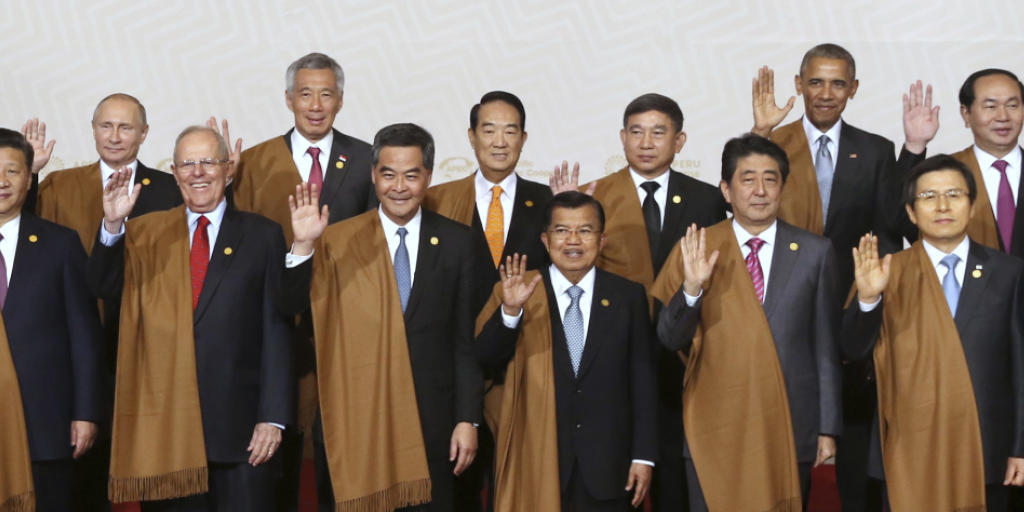 Winken zum Abschluss: Staatschefs am APEC-Gipfel in Lima. Winken zum Abschluss: Staatschefs am APEC-Gipfel in Lima.