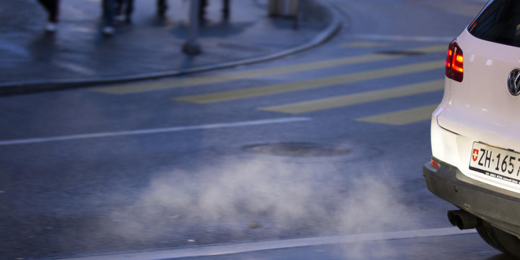 Wenn sich dieses Jahr der CO2-Ausstoss nicht stark verringert, könnte die CO2-Abgabe auf Brennstoffe auf 2018 erhöht werden. (Symbolbild)