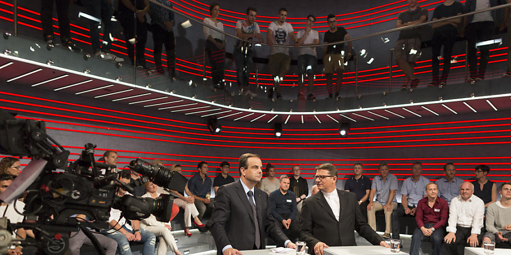 Sendungen wie die "Arena" soll es weiterhin geben. Der Bundesrat stellt sich gegen die Volksinitiative zur Abschaffung der Radio- und Fernsehgebühren. (Symbolbild) Sendungen wie die "Arena" soll es weiterhin geben. Der Bundesrat stellt sich gegen die Volksinitiative zur Abschaffung der Radio- und Fernsehgebühren. (Symbolbild)