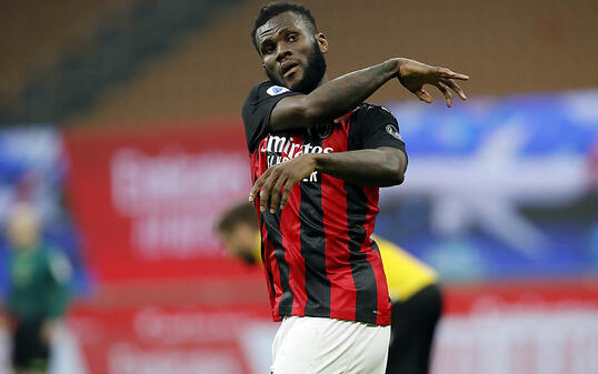 Freude sieht anders aus: Der "Jubel" von Torsch&uuml;tze Frank Kessi&eacute; &uuml;ber das sp&auml;te 1:1 gegen Udinese sagt alles  aus