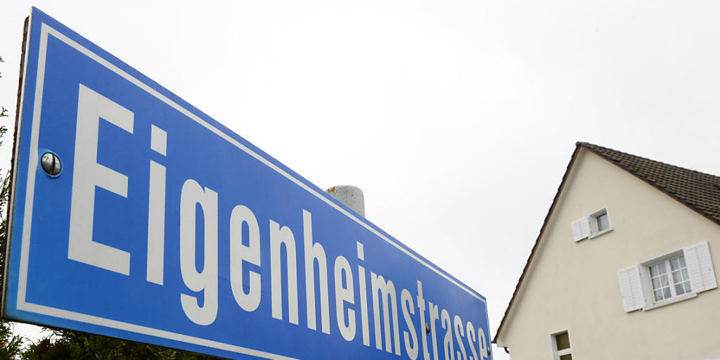 Die Hypothekarzinsen sind in der Schweiz weiterhin niedrig, das Finanzieren von Immobilien bleibt damit günstig.