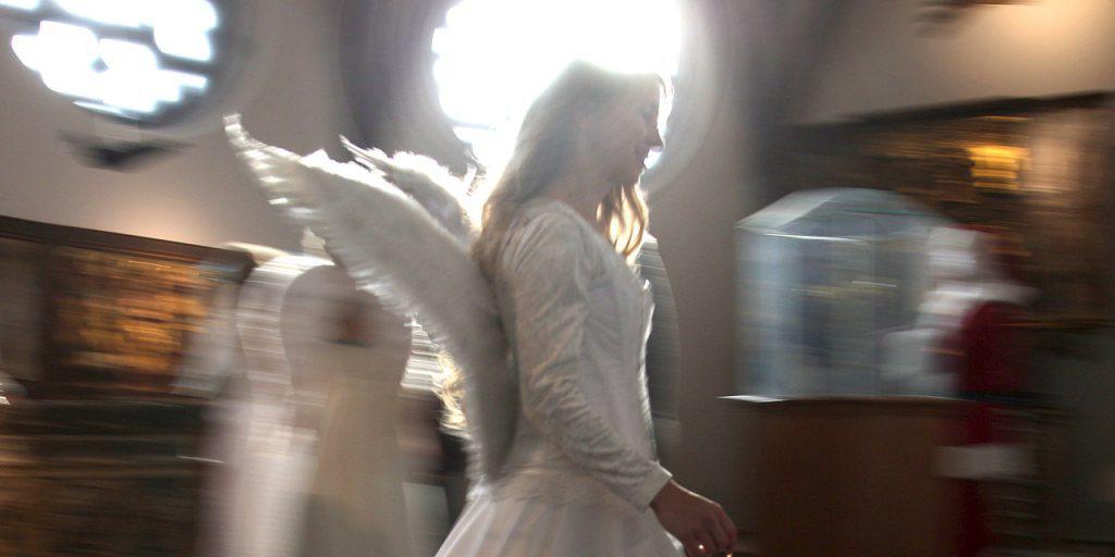 Der Glaube an Gott, aber auch an Engel und andere spirituelle Wesen sind in der Schweiz weit verbreitet, insbesondere bei den Frauen. (Symbolbild)