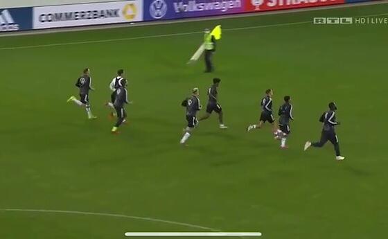 Liechtensteiner bei Wurst und Brot