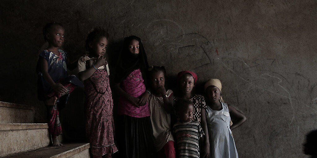 Vom Hunger bedroht: Kriegsvertriebene in einer zu einem Auffanglager umfunktionierten Schule in Abyan. (Archiv)