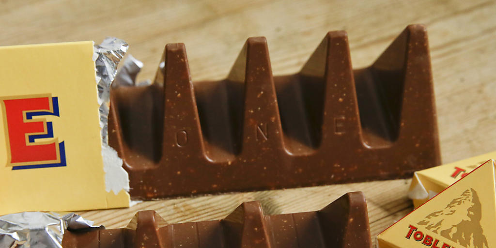 Aus Kostengründen hat die Herstellerfirma Mondelez International bei der Toblerone einen Teil der Berggipfel gestrichen. (Symbolbild)