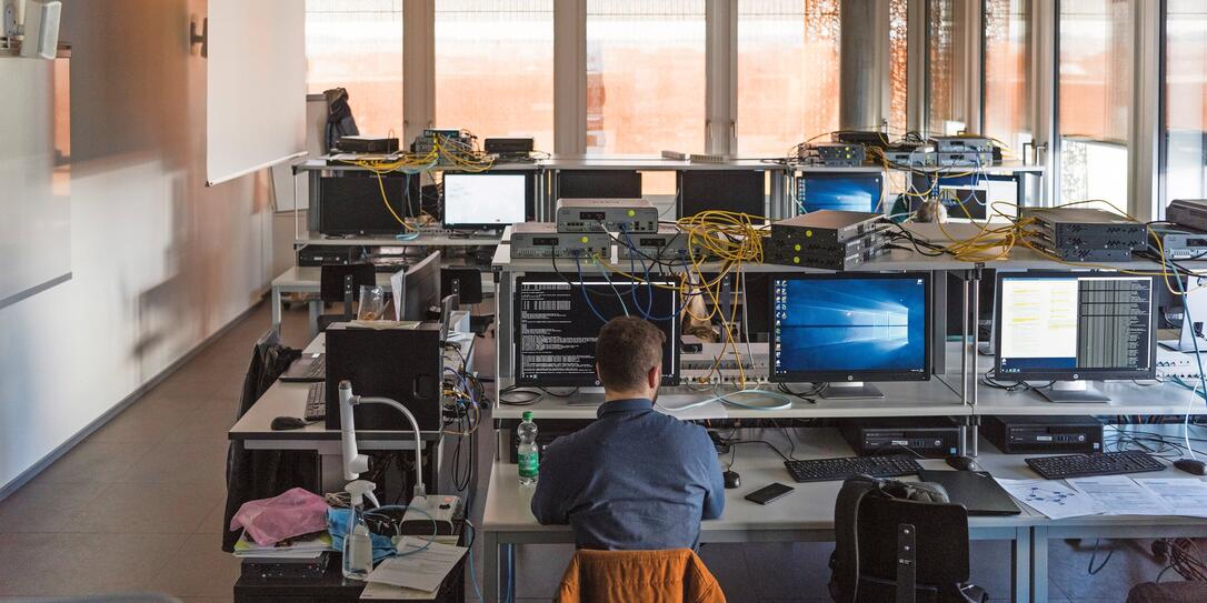 WEITERBILDUNG, KURS, FACHHOCHSCHULE, DEPARTEMENT INFORMATIK, INFORMATIK DEPARTEMENT, INFORMATIK, CAS, CERTIFICATE OF ADVANCED STUDIES, CYBER, NETWORK ENGINEERING, ROUTING, SWITCHING, TROUBLESHOOTING, SECURITY, NETZWERKSICHERHEIT, NETZSICHERHEIT, SICHERHEI