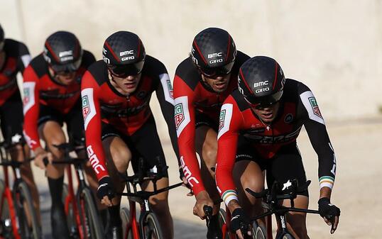 Gehört zum WM-Auftakt in Norwegen im Mannschaftszeitfahren zu den Topanwärtern auf Gold: das amerikanisch-schweizerische Team BMC