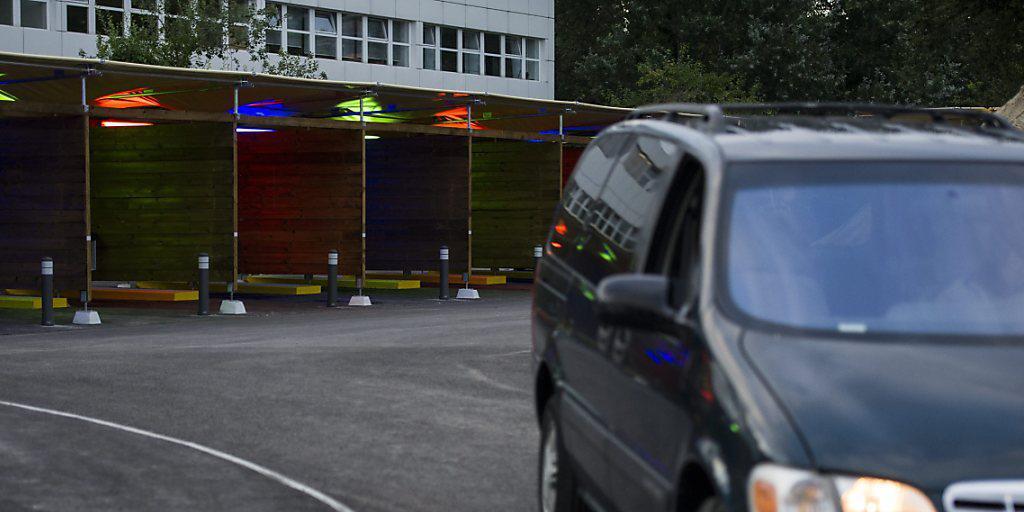 Durch die "Verrichtungsboxen" ist es am Sihlquai ruhiger geworden. Nun sorgen Freier in Zürich-Altstetten für das Weiterbestehen der Prostitution. (Archivbild)