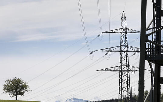 Wegen geringeren Kernkraftwerkskapazitäten und dem sehr kalten und trockenen Winterwetter mussten die Schweizer Speicherreserven im vergangenen Winter massiv eingesetzt werden. (Symbolbild)