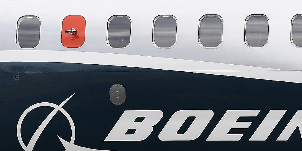 Der Flugzeughersteller Boeing hat im ersten Quartal klar weniger verdient. Belastet haben die Flugverbote für 737-Max-Maschinen, nachdem es zu Abstürzen gekommen war.(Archivbild)