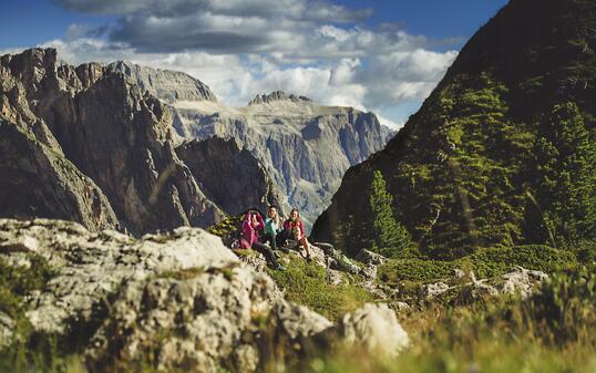 Adventures on the mountain: women together