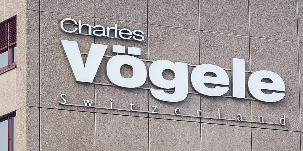 Blick auf den Bekleidungskonzern Charles Vögele am Hauptsitz Pfäffikon: Nach der Übernahme des Konzerns durch italienische Investoren steht die Niederlassung in den Niederlanden vor dem Aus.