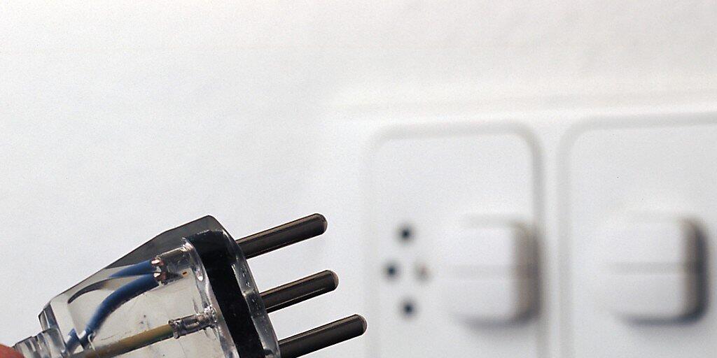 Transparenz beim Strommix: Fast zwei Drittel des Stroms in Schweizer Steckdosen stammt aus erneuerbaren Energien. Der Anteil aus neuen erneuerbaren Energien (Sonne, Wind, Biomasse und Kleinwasserkraft) nimmt zu. (Symbolbild)