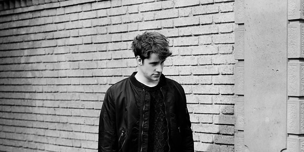 Musikalischer Einzelgänger: Der Luzerner Singer/Songwriter Damian Lynn veröffentlicht sein erstes Album (Pressefoto) Musikalischer Einzelgänger: Der Luzerner Singer/Songwriter Damian Lynn veröffentlicht sein erstes Album (Pressefoto)