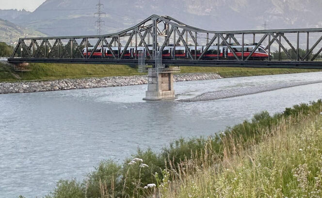 Bahnbrücke über den Rhein
